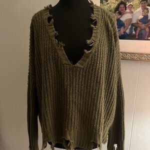 Wonderly Green V-Neck Sweater with Ribbed Knit